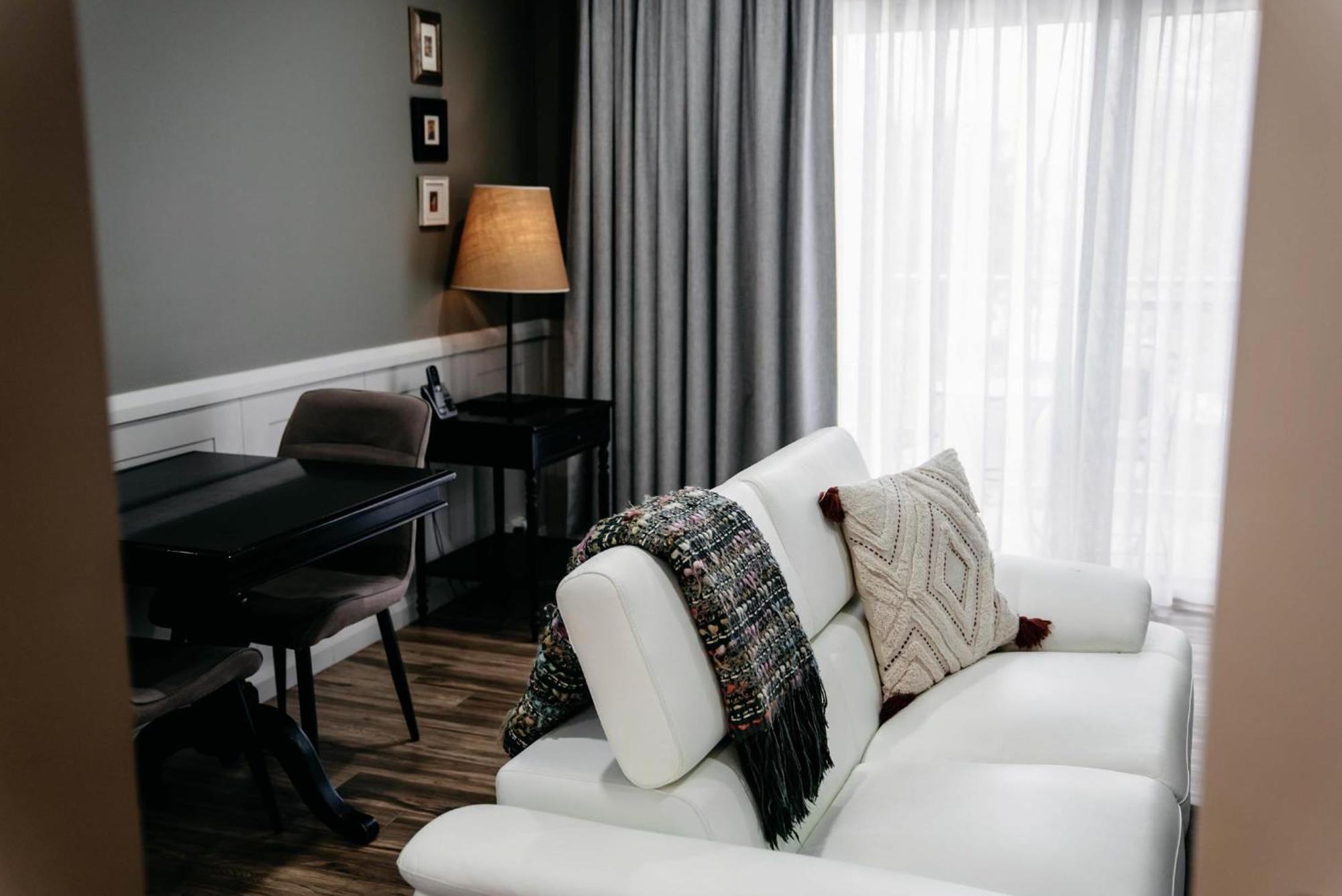 אורנג' De Russie Boutique Hotel מראה חיצוני תמונה