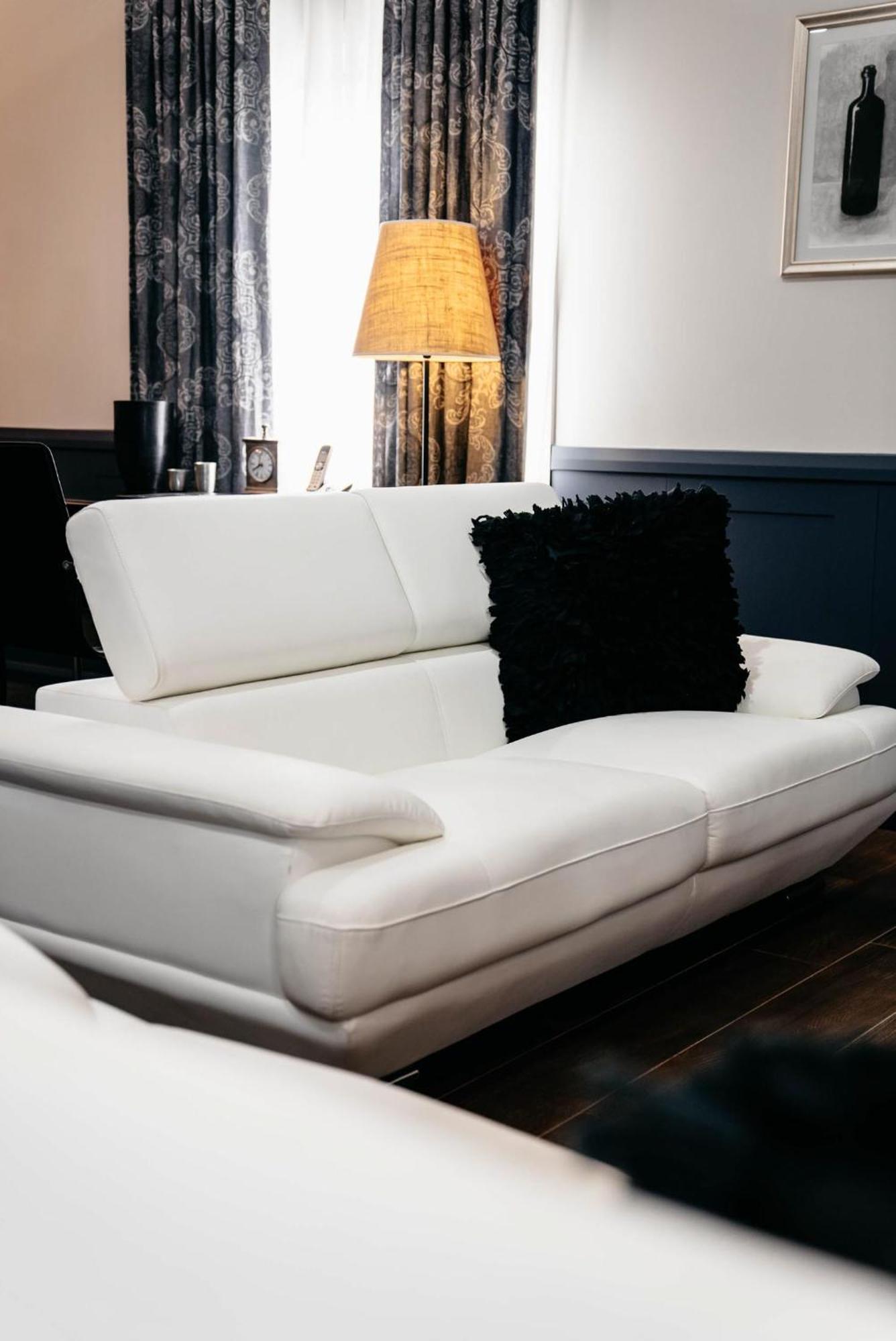 אורנג' De Russie Boutique Hotel מראה חיצוני תמונה